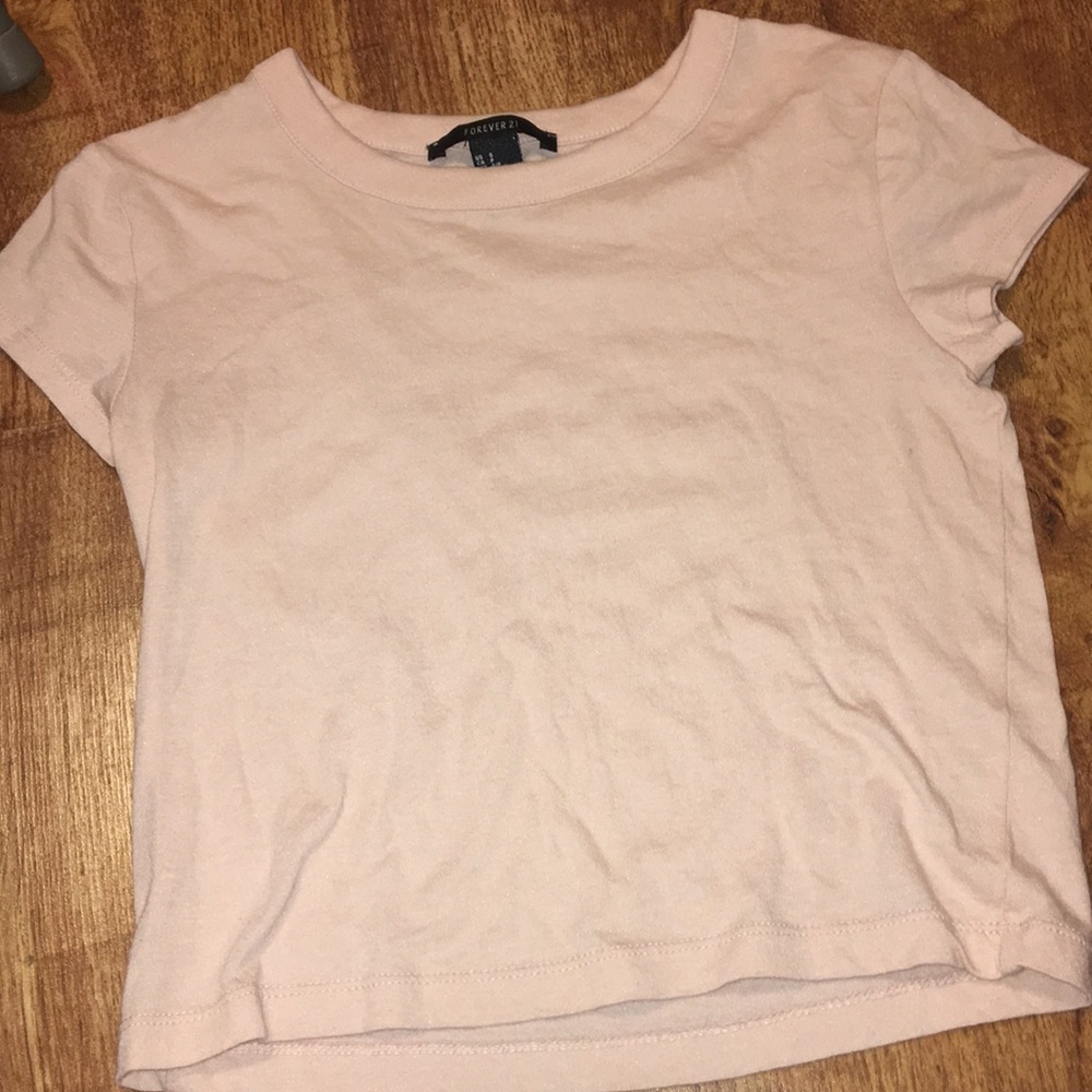 pink tshirt